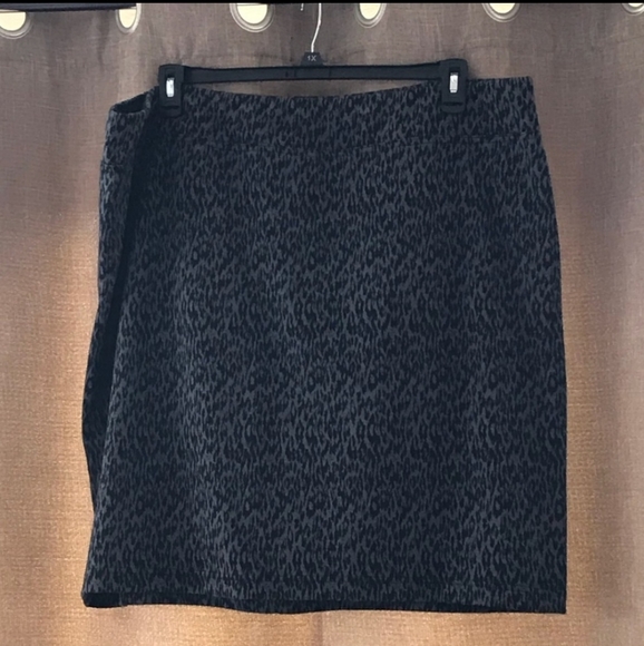 Style & Co Plus Size Animal Print Skirt 3X - Picture 4 of 6